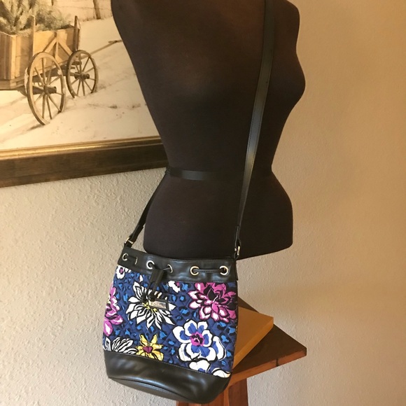 Vera Bradley Handbags - Vera Bradley bucket purse